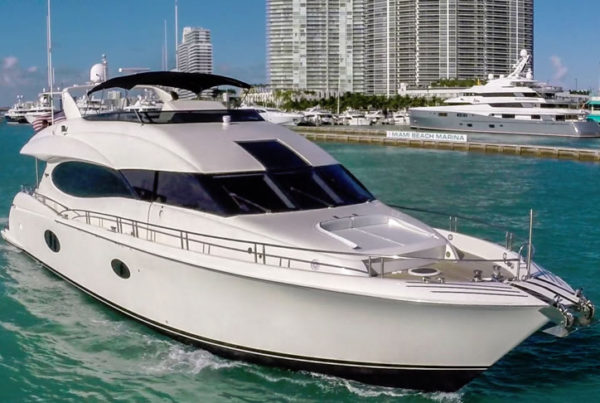 yacht with jacuzzi for rent miami