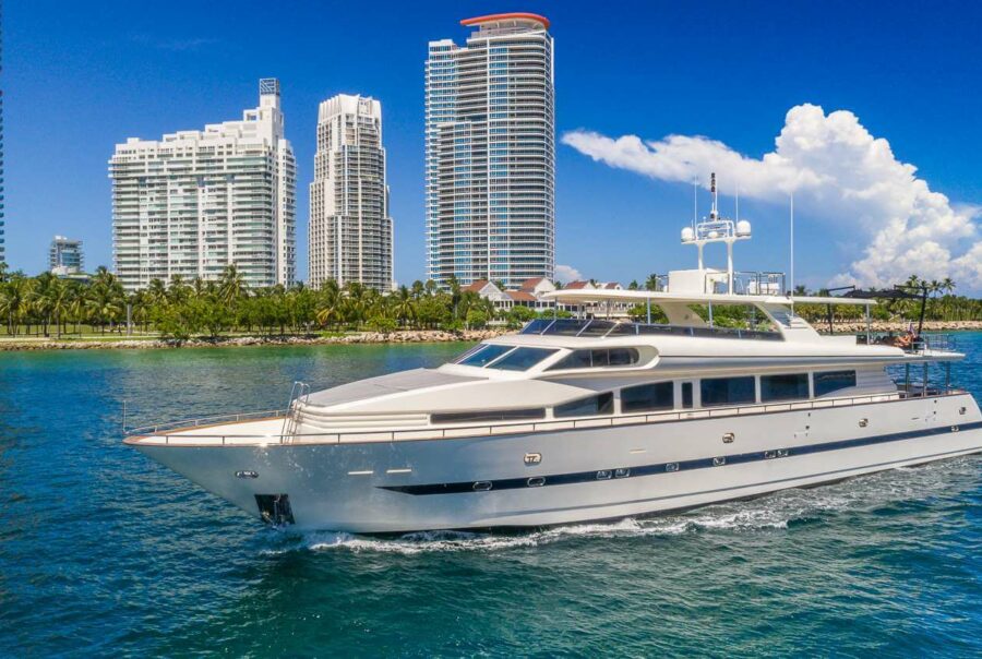 luxury yachts for rent in miami